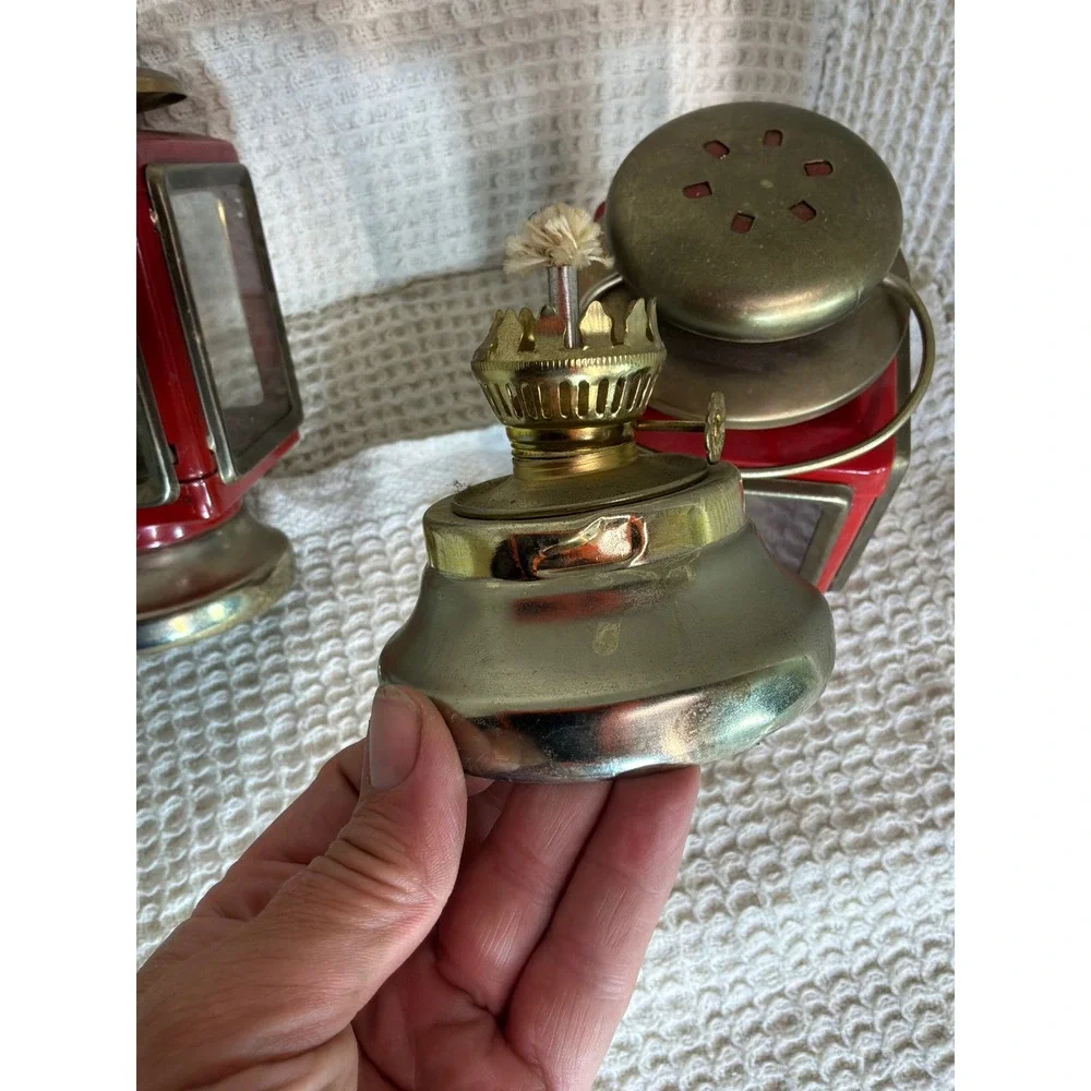 Vintage Unisex Unbranded Miniature Oil Lantern Set OS Red Gold